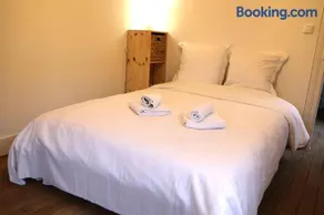 Maison au pied des remparts - Image 3