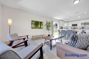 Butler Beach Bliss Modern Beach Vacation Home - Image 4