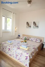 Apartment Amore - 2 bedroom, 2 bathroom, sea view terrace, 250m from beach - Image 4