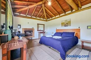 Chalé romântico c/ hidro, lareira, sauna e piscina - Image 2