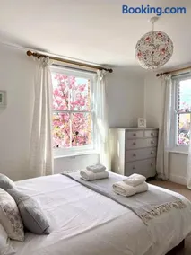 New Forest Cottage - Image 1