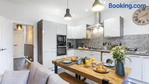 The Hadrian Apartment - Image 2