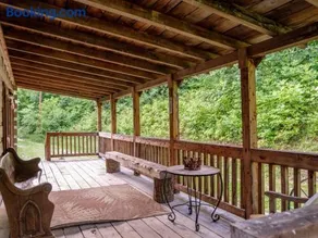 Log Cabin Getaway in the RRG - Image 2