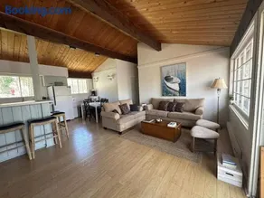 Cozy lakeside Cottage on 3 Mile Lake with Wifi - Image 1