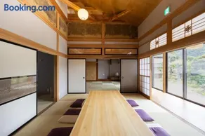 Warabino Residence - Image 1