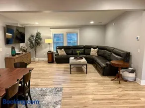 Your Lake House Awaits! - Image 4