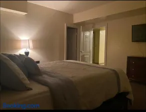 Luxury BnB Guest suite with movie theater, Lounge and Gameroom - Image 5