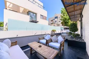 Rokah Luxury Villa at Ramat HaHayal - Image 4