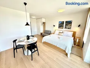Monte Panorama Apartment - Private Outdoor Parking - Image 4