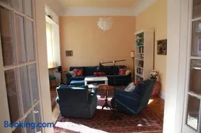 Rosie's Place: Furnished Apartment with Style - Image 2