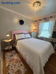 BA Rose District Older Cute Home - Image 2