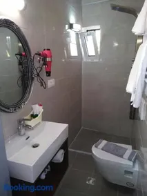Souvlakis Pool Suites (S.P.S) - Image 3