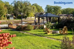 Charming riverside cottage, walk to beach - Image 2