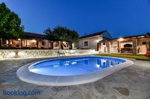 Vila Nela - Image 1