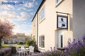 Two Bedroom Country Cottage in County Durham with Village Pub and Free Parking For Holidays and Work Stays - Image 5