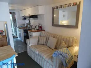 The Den - Image 2
