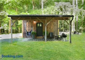 Tiny Tarheel Cozy Retreat Near UNC-Tiny House - Image 2