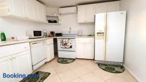 #3 Eastry Gardens - Cozy 1BR Studio w Ocean View - Image 3