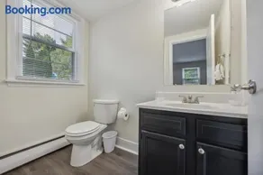Pinebrook 914 I Popular 2br Apartment For Rent - Image 3