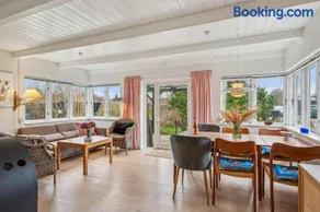 Cosy Holiday Home With Modern Facilities, Large Terraces, Shelter And Outdoor Shower Just 200 Metres From Skødshoved Beach And The Marina - Image 2