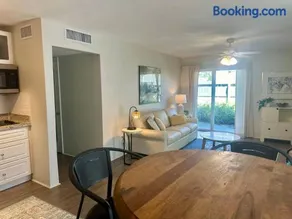 Pinecrest #1 2BR 4 Beds Free Parking - Image 5