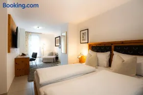 Edelmanns Villa Cara Suites - Image 4