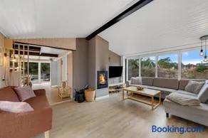Holiday Home With 4 Bedrooms And Large Terrace With Wilderness Bath - Image 4