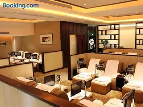 Dongguan Royal Metropolitan Hotel - Image 5