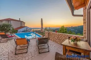 Villa M - Image 2