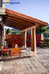 Naquela Castroviejo - Image 1