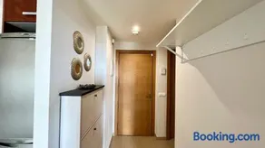 Sea View 2-bedrooms Apartment - Image 1