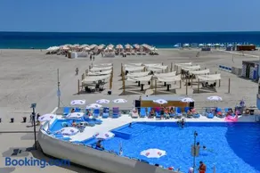Zenith Hotel - Image 2