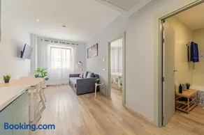 Apartment 25 with free parking and pool - Image 3