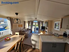 Beautiful caravan near Edinburgh nr 14 - Image 5