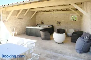 Maison avec piscine et jacuzzi - Image 2