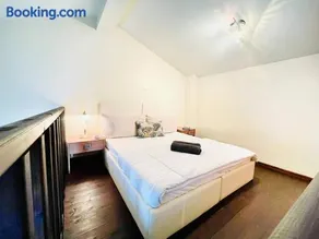 Elegant modern loft in Kryopigi - Image 1
