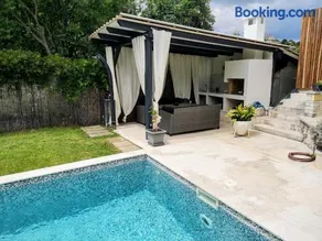 Luxury Apartment with Private Heated Pool - Image 2