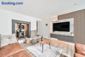 1 Bake Cottage, Peaceful Retreat by Looe Harbour - Image 1