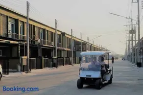 บ้านทาวน์โฮม ทั้งหลัง 2 นอน 3 น้ำ- The Chic Town - Image 3