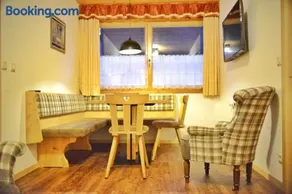 Haus Marta Wohnungen Zimmer - Image 2