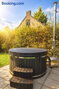 Cozy No 3 Wellness Villa Hottub, Houtkachel en Airco - Image 1