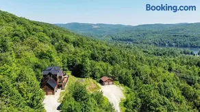 Mountainside Retreat in Ludlow with Amazing Views - Image 1