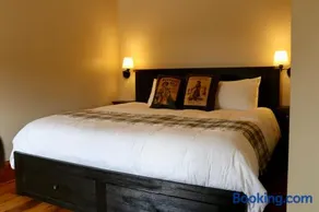 The Kleemann House-1883 Historic Downtown Hotel - Image 2