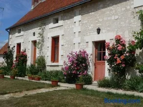 Gîte Tourangeau près de Loches avec Cheminée et Jardin - Image 1