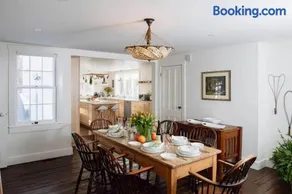 Grand 5BR Estate Retreat w/ Pool & Tennis Court - Image 5