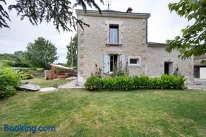 Gîte La Meilleraie Jardin Terrasse - Image 2