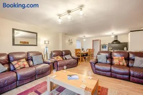 4 Bed in Horning oc-s34101 - Image 3