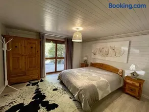 Chalet Kelly, au centre ville avec Jacuzzi & Sauna - Image 4