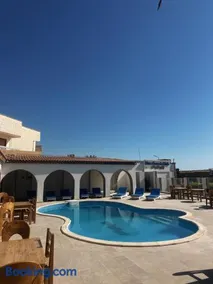 Blue Beach Club - Image 4