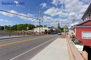 Downtown Apartment - walk to Beaches & Eateries - Image 2